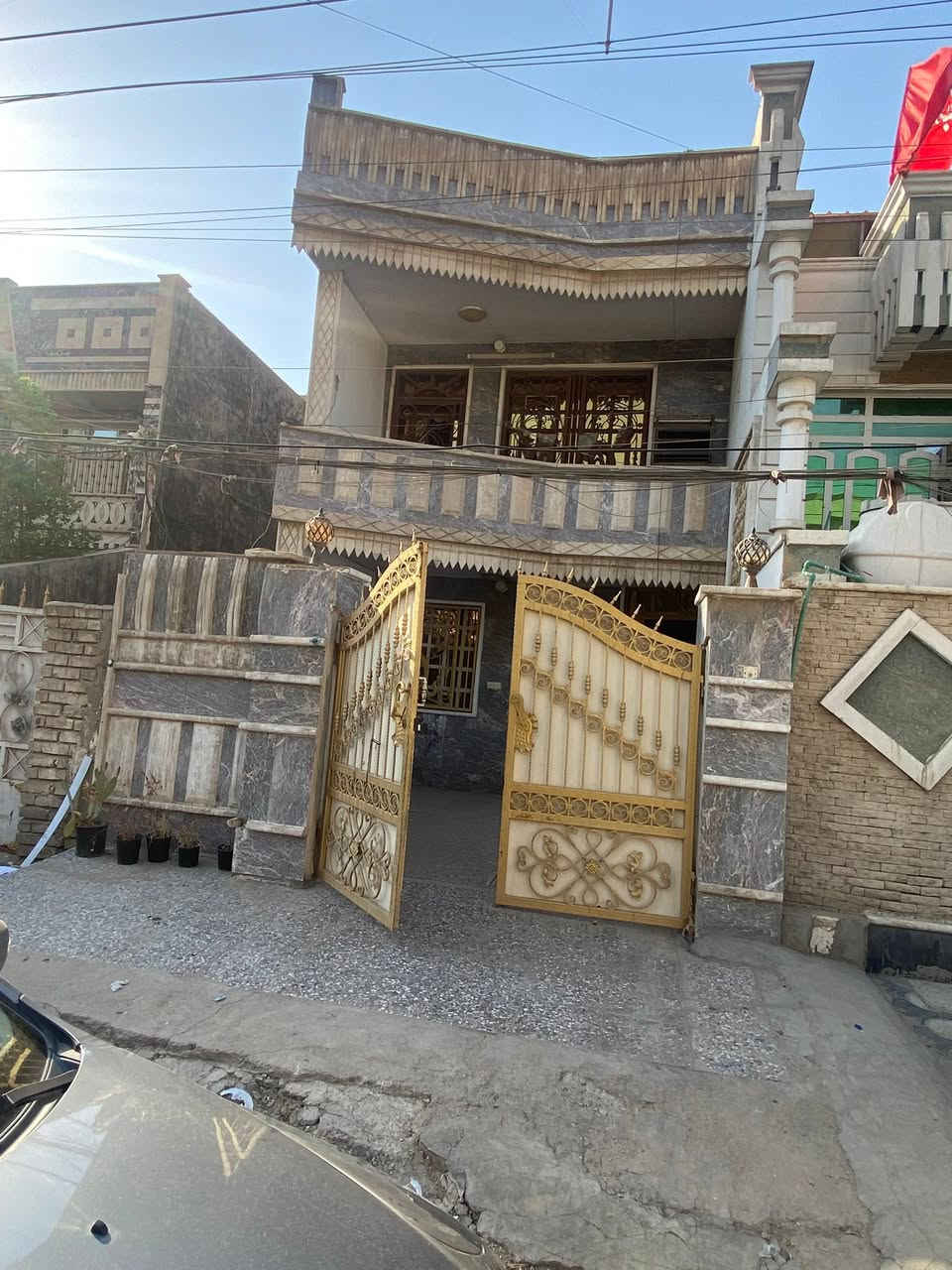 بيت لليجار الموقع الشعب حي العقاري قرب فلكت بلقيس
سعر اليجار مليون قفل 
الاستفسار مكتب برج بغداد حي التجار 
***********
