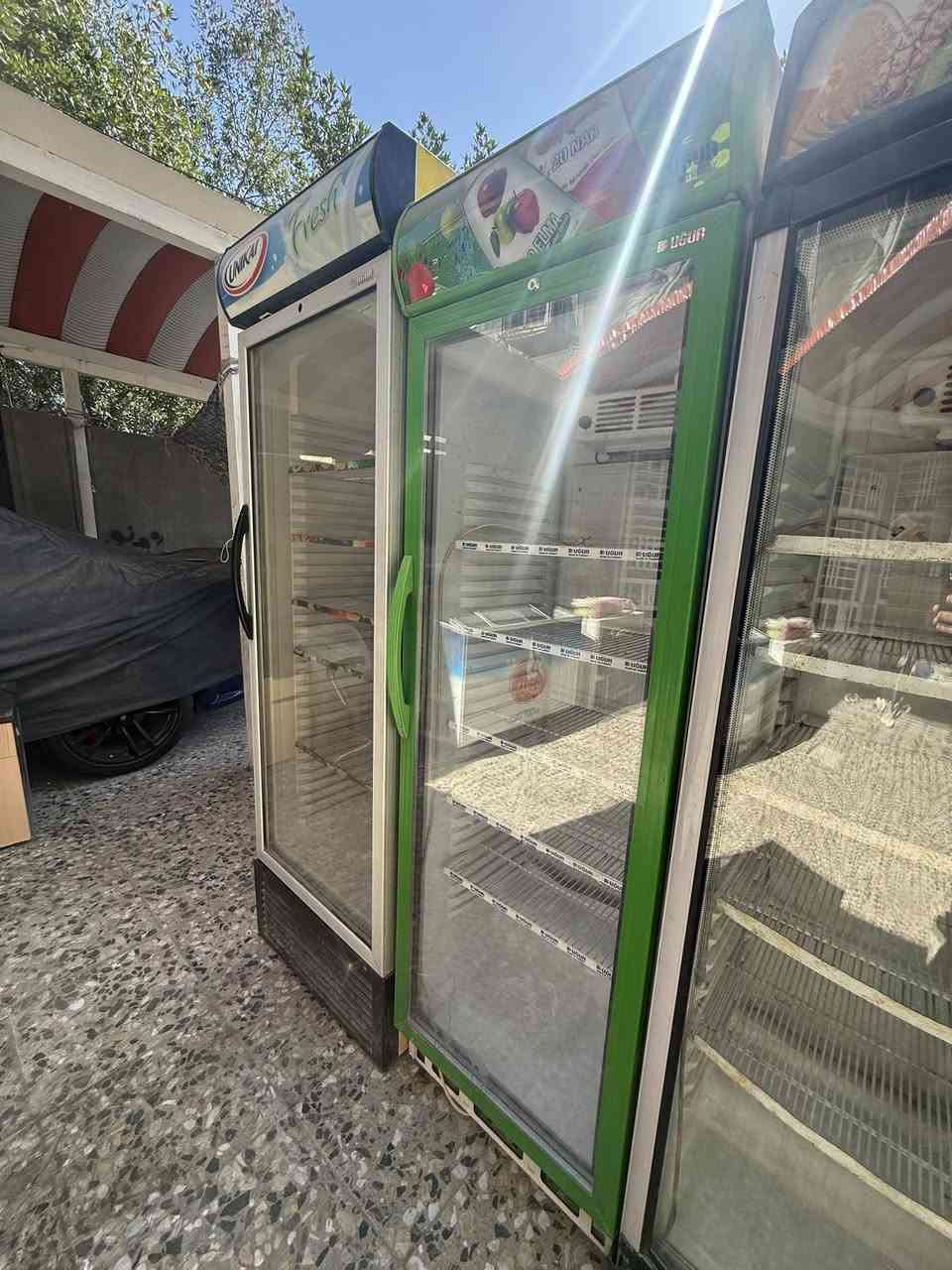 يا الله
السلام عليكم غراض كامله عارضات عدد٤
اومجمدات عدد٢
اوميز مكتب 
اوسلات جبس عدد ٣
عارضه بهارات 🌶️ 
عارضه جكاير نضيفه 
اومواد الاسواق موحوده 
سبب البيع تعزيله محل 
العنوان بغداد المشتل 
الاستفسار ***********
