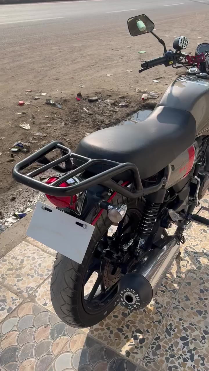 دايوان لايتي 2024 اوراق سكنر محرك 200
الدراجة مكفولة كفالة عامة محرك حجم 200 كتابة حمرة المرغوب وسويج سجينة للمراوس او بيع ب1600 وبيها مجال
مكاني كوت داموك رقمي ***********
