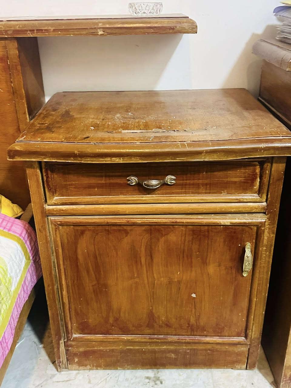 غراض مستعمله للبيع العنوان الغزاليه الهياكل 
غرفة نوم عراقي صاج 500
مبرده 200
تخم قنفات 10 مقاعد 200 الف
كانتور 250 
معرض بلازما 35 الف
***********
غير متواجد عالفيسالف
