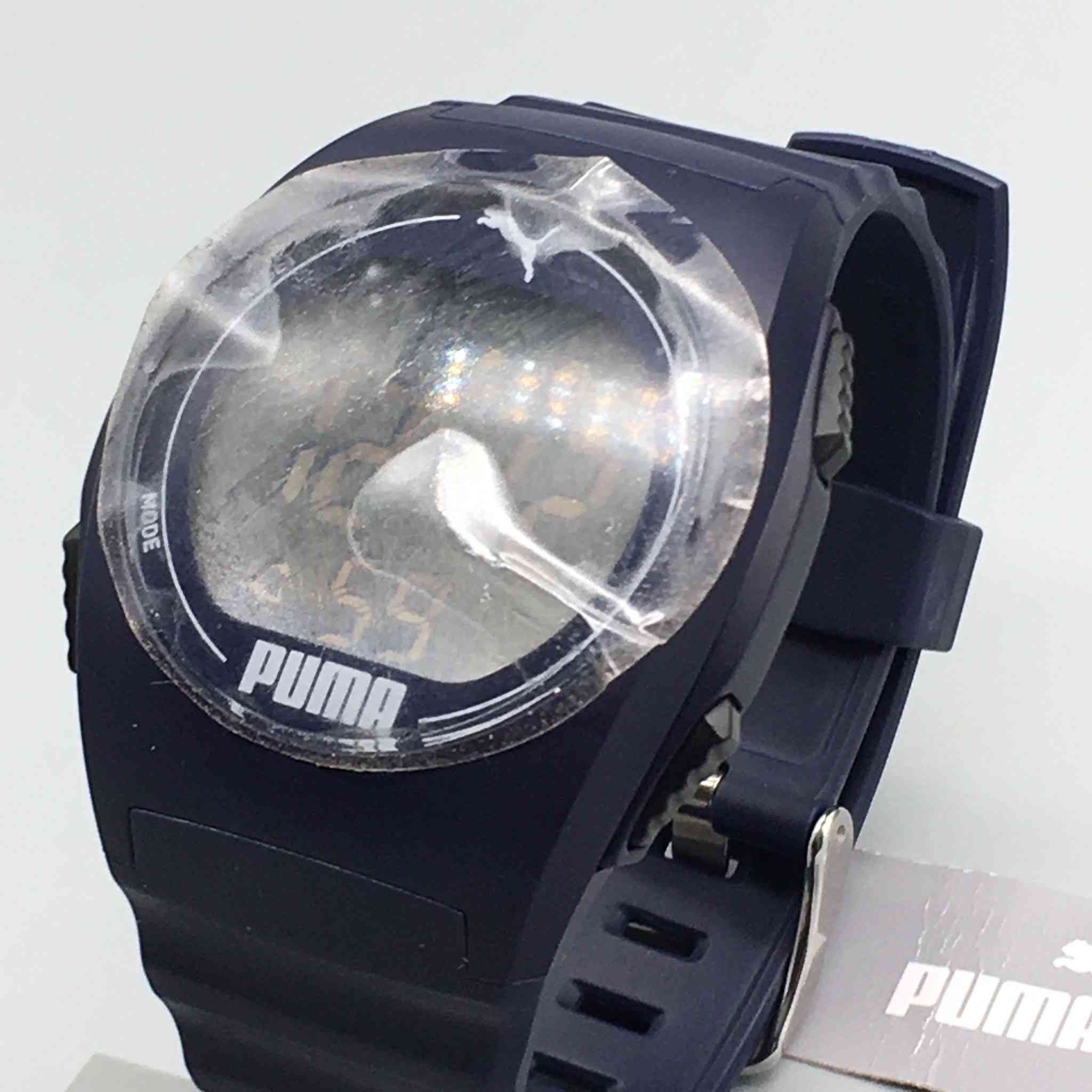 ساعه PUMA وكاله اورجينال نضافة 100‎%‎

قطر الهيكل 44 ملم

سُمك الهيكل 15 ملم

مقاومة للماء حتى عمق 100 مترا

غير مستخدم

يتميز طراز بوما 4 P6039 بميزاتٍ مثل عرض التاريخ، وساعة الإيقاف، والمنبه. كما تُتيح الإضاءة الخلفية قراءة الوقت بوضوح حتى في الظلام. بالإضافة إلى ذلك، يتميز ميناء الساعة بزجاج معدني مقاوم للانزلاق

———————————————-

يوجد توصيل 🚚 ( بغداد - محافظات العراق )

☎️رقم الهاتف : ***********

للحجز - دايركت
