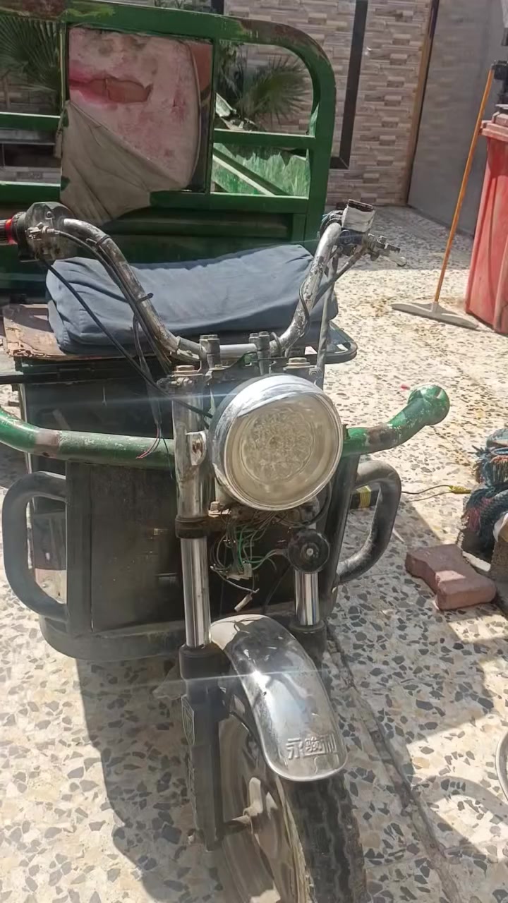 سلام عليكم ستوته شحن البيع التايرات جدد وباتريات قبل شهرين بدلتهن سعر 400وبيه مجال الحبيبيه ***********
