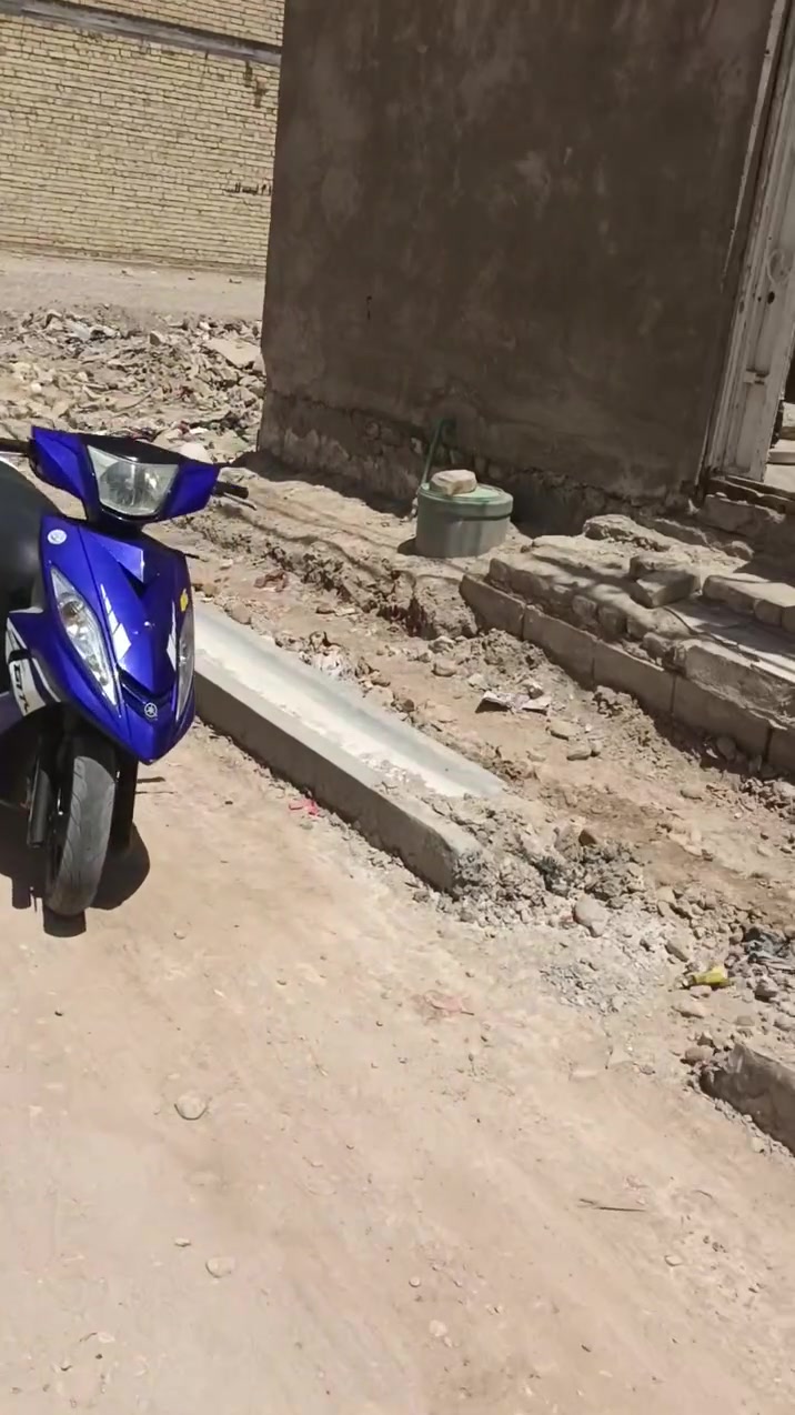 ايجار ب150 الف بالشهر البيت فارغ بي خط سحب والتفاصيل بالفيديو رقم وتساب *********** 
منطقة خضراء الدسيم فرع ابو سمير الدراجي ابو الاسواق
