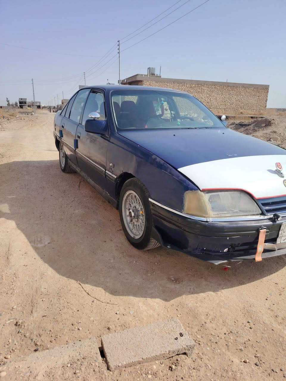 السلام عليكم
اوبل اوميكا موديل ٩٢ محرك وكير واكسل مكفوله 
سنويه منتهيه ابيع تحويل واي غرامه عليه حتى غرامه السنويه 
السعر ٢٧ بيها مجال 
للاستفسار ***********
