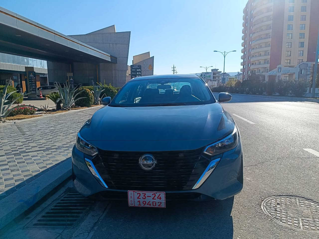 Nissan sentra 2024 sv
ره نگ : چيمه نتويى 
بوياخ : ته نها دوسيه ى لاى سائق
كاميرا
هيلى شه قام
رادار ( پيشه وه )
        ( پشته وه)
        ( لاكان )
حاسه
به سمه 
گيچ الكترونى 
سوكان ڤوليوم 
تسپيت سوره
بلوتوث
Eco
Aux
ژماره كاتى يه و نه شكينراوه

نرخ ١٤٩$
***********
