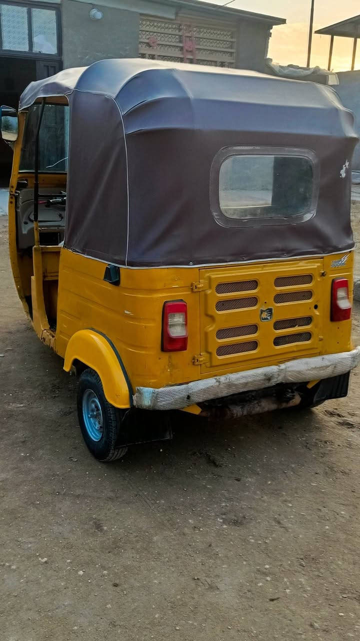 سلام عليكم تكتك البيع مديل ١٩ اوراق أصولي بلاديه ما معمره بيه خيسات بسيطه جاهزه كرهبيات كله شغال مكينه تخبل لا صوت ولا شي خرسه سعره ب ٤ وربع وبيه مجال مكاني كربلاء طوريج ***********٨
