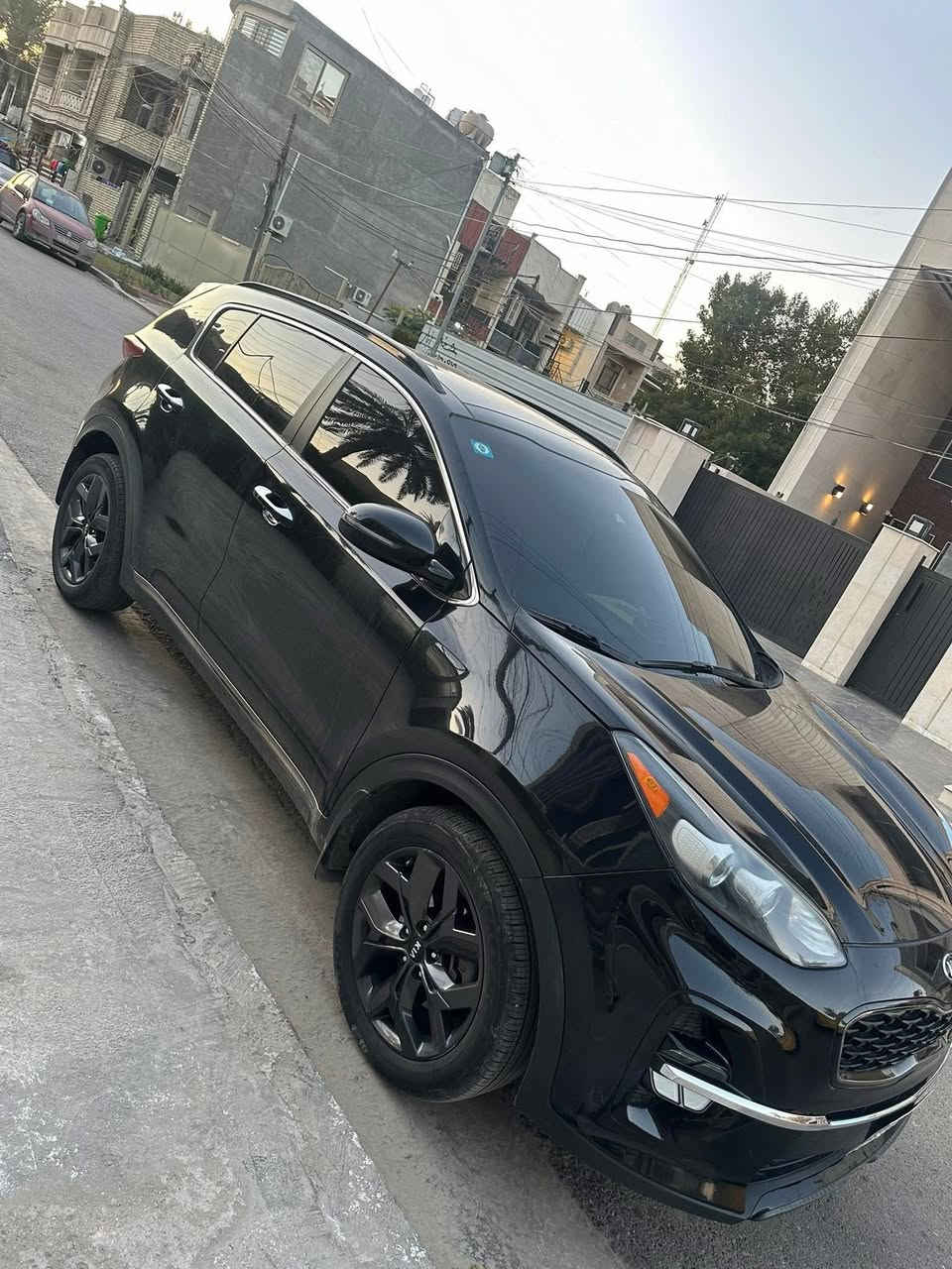 كيا سبورتج 2021 EX رقم بغداد  الجديد فول مواصفات معروف مواصفات الEX
وارد امريكي حادثهه جاملغ وخشم البنيد  بدون دواخل فقط ايرباك 
المواصفات : 
بصمة 
 بانوراما 
كرسي كهرباء 
تدفئة كشنات  
 مري شفط 
اشاير مري 
 مانع انحدار 
 رادار امامي تعديل مسار 
 رادار جانبي 
رادار اوتو بريك 
اوتو هولد 
 مود درايف 
فول تحكم ستيرن 
بلوجكتر 
لايت زينون 
قطعتين تبريد 
محرك 2400 
السياره خير من الله وما ناقصها شي ابد واذا اكو مراوس لاندكروز او تاهو 
السيارة ماشية 75  ميل و قابل للزيادة 
السعر : 170 وبيها مجال بسيط 
للتواصل والاستفسار : ***********
مكان السيارة بغداد
