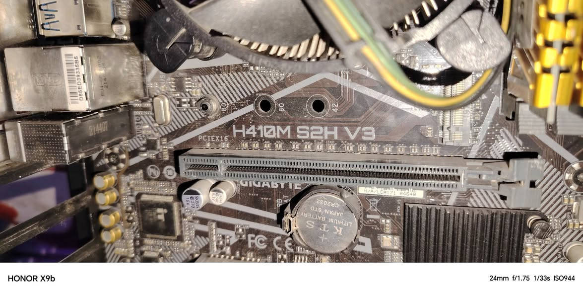 كيس Corsair Mid tower تحكم rgb
رامات 2*8 3200  xpg
 مذربورد  H410m s2h v3
كرت  palit 3050 8gb rgb
هارد 1tb hdd
M.2 lexar 250Gb
Ssd 120gb
بور 500w roket
الكيس نظيف وحرارة الكرت كلش طبيعية ما مفتوح الكرت
السعر 675 الف


**إذا كنت صاحب هذا الإعلان وتريد حذفه لأي سبب، رجاءا أرسل رسالة إلى الدعم الفني**