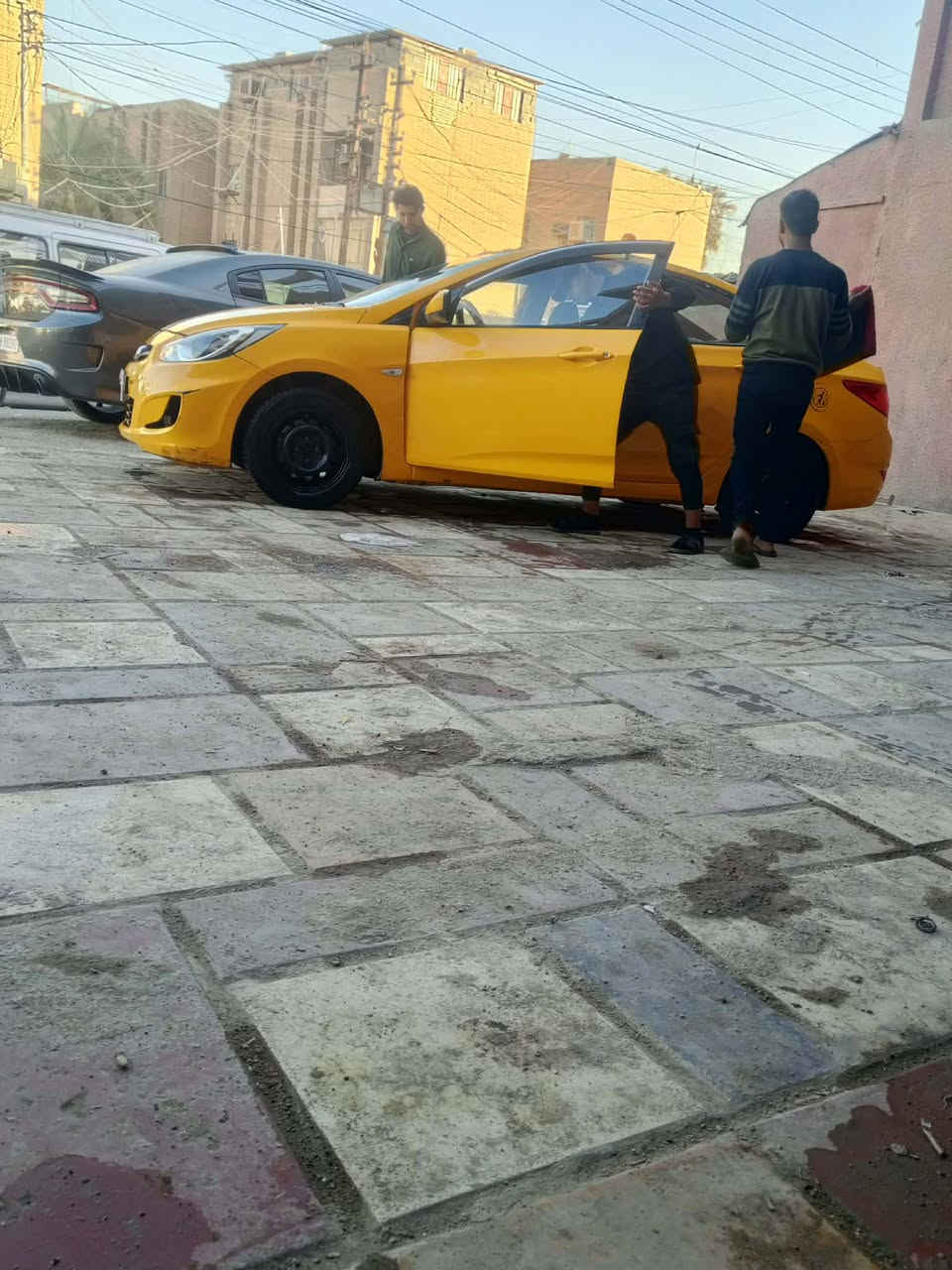 السلام عليكم اكسنت 2014متوائمه طبق الصل  رقم بغداد الماني وسنويه ل28 اصليات ودك حاسبه وين ميعجبك
كير مكينه مكفول تخم تاير تبريد ثلج كصه جنطه بس مكاني بغداد بيع 45 ومراوس اراوس حسب قناعه  وهذا رقمي وبي واتساب هم ***********
