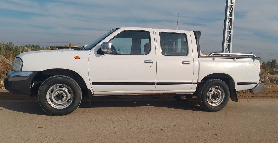 نيسان للبيع 2014فول صبغه بدوسه ع طول الباب الركاب من جيهة السايق مكفوله كفاله عامه مكينه ع وضع شريكه تبريدشغال كهربائيات جاهزه مكفوله سياره شرط الفحص رقم مثنى مشروع وطني مكان الناصريه ع الحولي الجديد السعر١٢٥مكلف بنشر الأستفسار ع رقم ***********
