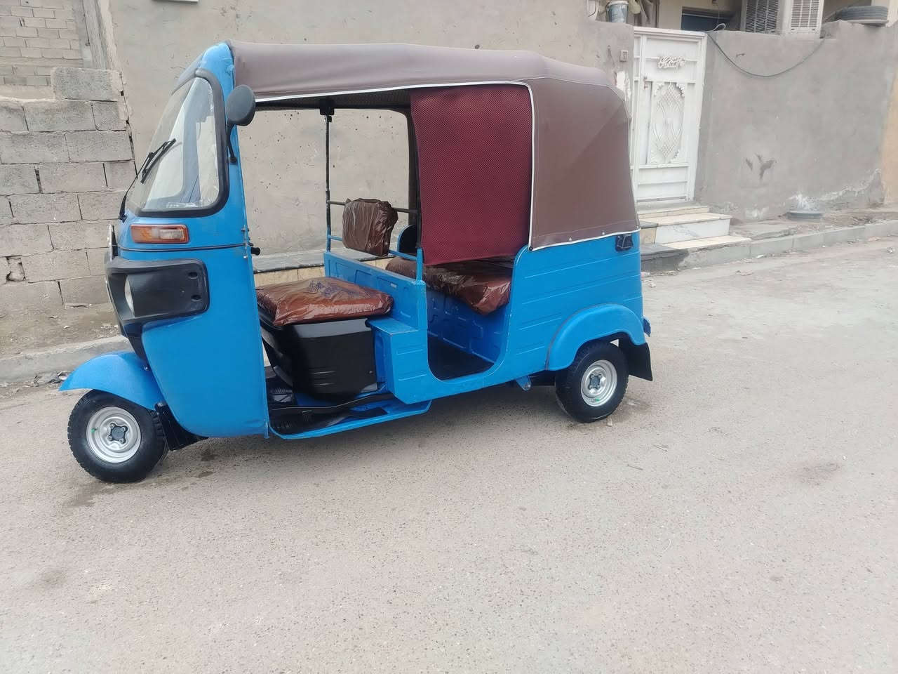 سلام عليكم شباب تكتك موديل 20 رقم وسنويه مكاني بغداد الكماليه شارع الاصفر  رقمي     ***********
