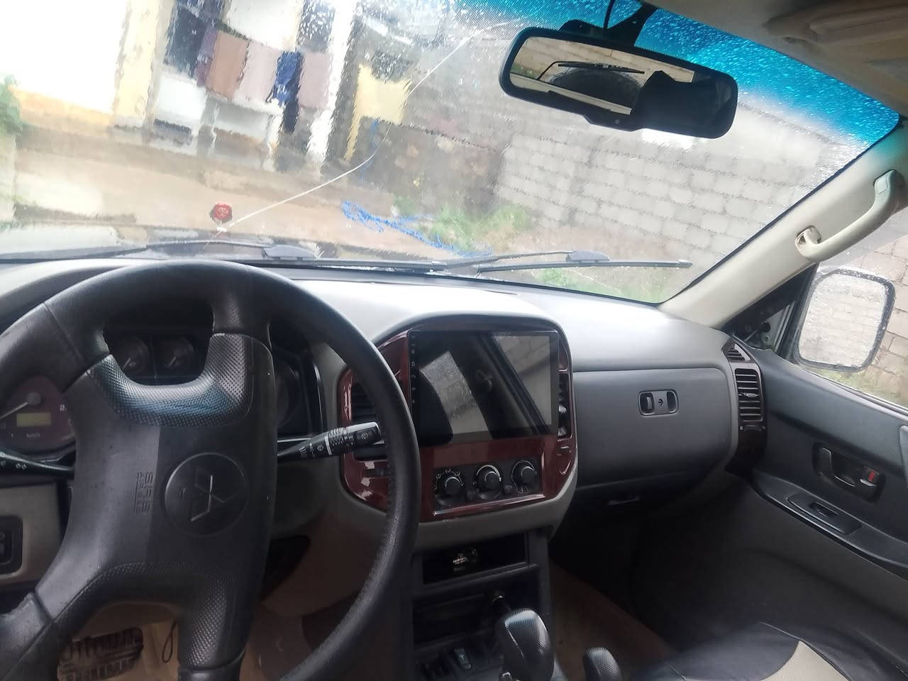 السلام عليكم سياره باجيرو موديل 2002سياره جديده لوك داخل وخارج كلو جديد محرك وكير  شرط سياره مامطلوبه دينار واحد وهزه جديد صار شهرين لون اسود كحلي غرفتها جديده باتري جديد كير بس ميكانيك شغال ابيع هل موجود السياره رقم كركوك انكليزي بسمي اني الشرعي تحول قبل لاتعد افلوسك مكان السيارة صلاح الدين قضاء الشرقاط السعر 63وبيها مجال رقم تلفون ***********بي وتساب
