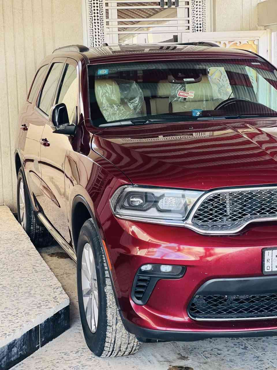 سلام عليكم 
دوج دورنكو 
موديل :2023
الفئه:SXT 
ممشى:55 الف كم
رقم بصره باسمي 
وارد امريكي صور الحادث مرفق بل منشور 
للستفسار:***********
