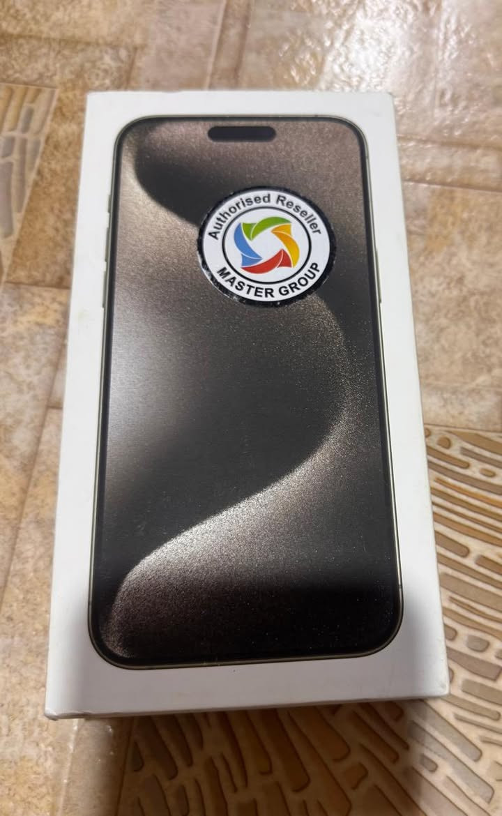 ايفون ١٥ برو ماكس لون فضي نضيف سعر مليون و١٠٠ عنوان بصره ***********
