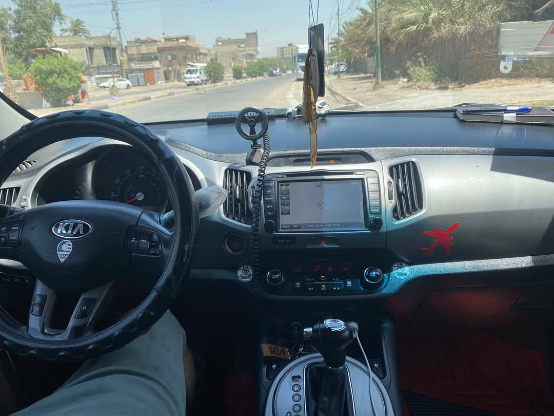 كيا سبورتج 2016 فوول 1/1
 بصمه
 بونوراما
داخل جلد 
تدفئه تبريد كشنات 
بصمة ابواب 
فول تحكمات 
وارد امريكي ضرر خفيف موضح بالصور مع السونار
السياره كلش نظيفه وعليهه ادامه منظومات المي والوقود 
بيهه محرك تعبان سياره شغاله 
سعر 136 بيهه مجال بسيط 
رقم الهاتف 
***********
