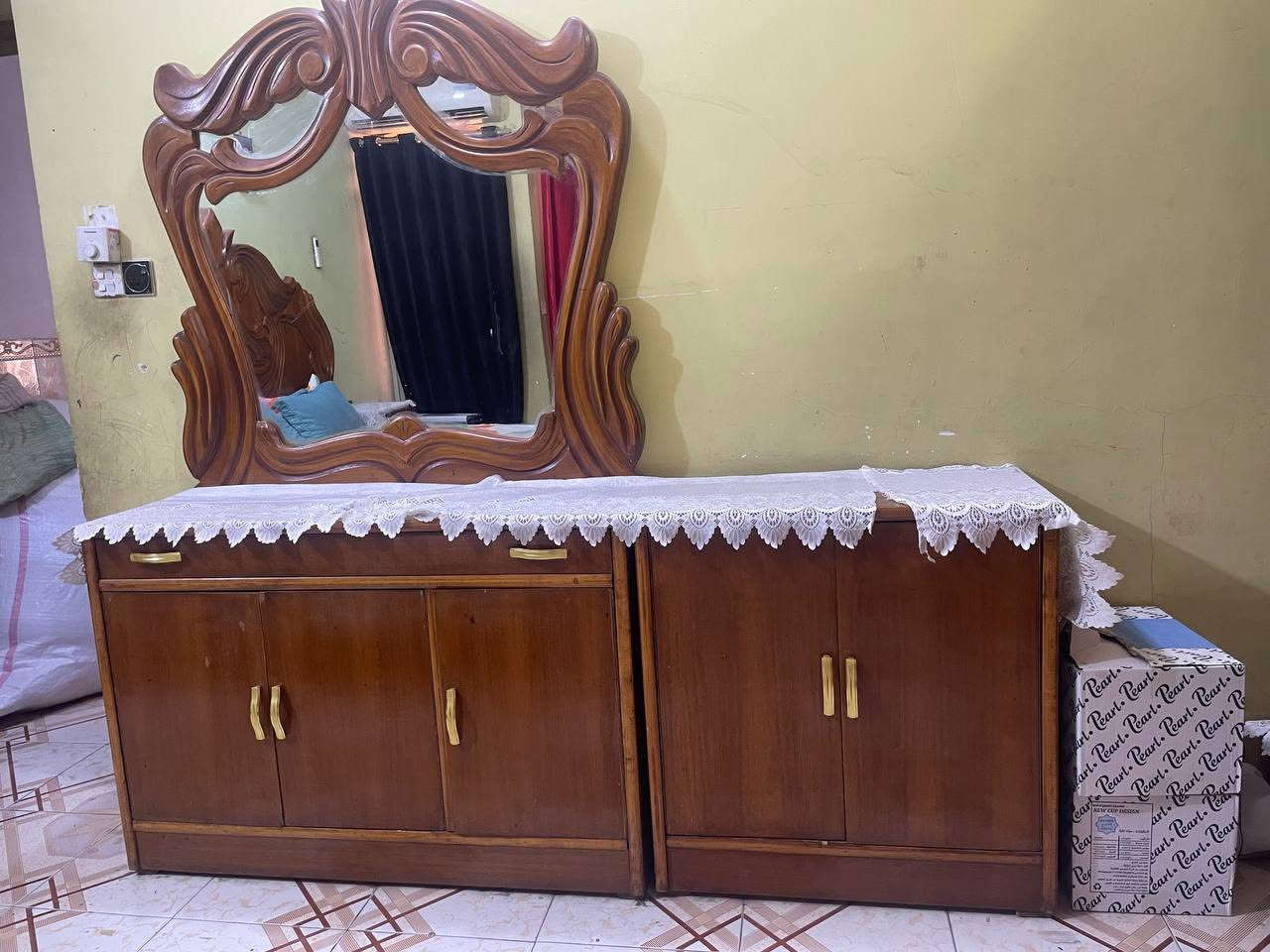 السلام عليكم غرفه صاج نظيفه جداً كامل ملحقاتها  عنواني بغداد 
*********** للتواصل
