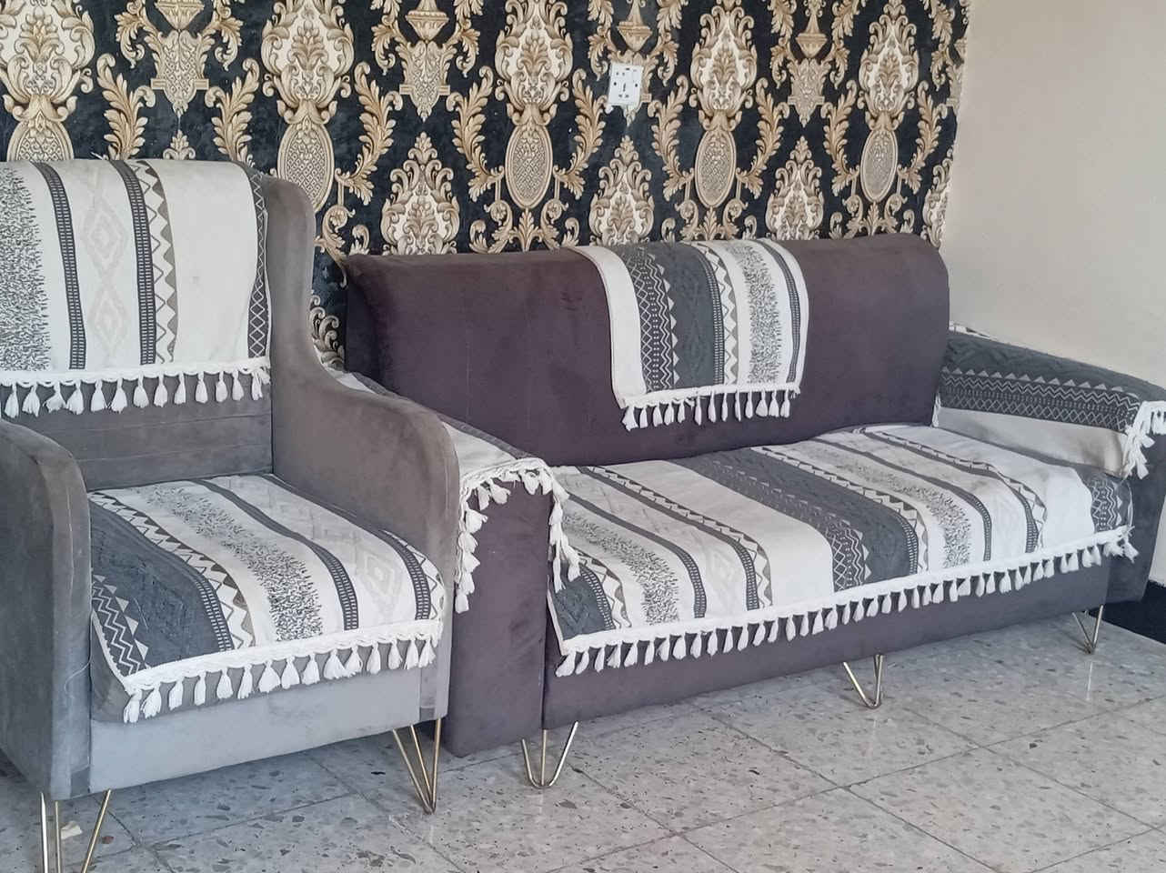 سلام عليكم قراض بيت نضفات للبيع بل سعر مناسب رقم ***********
