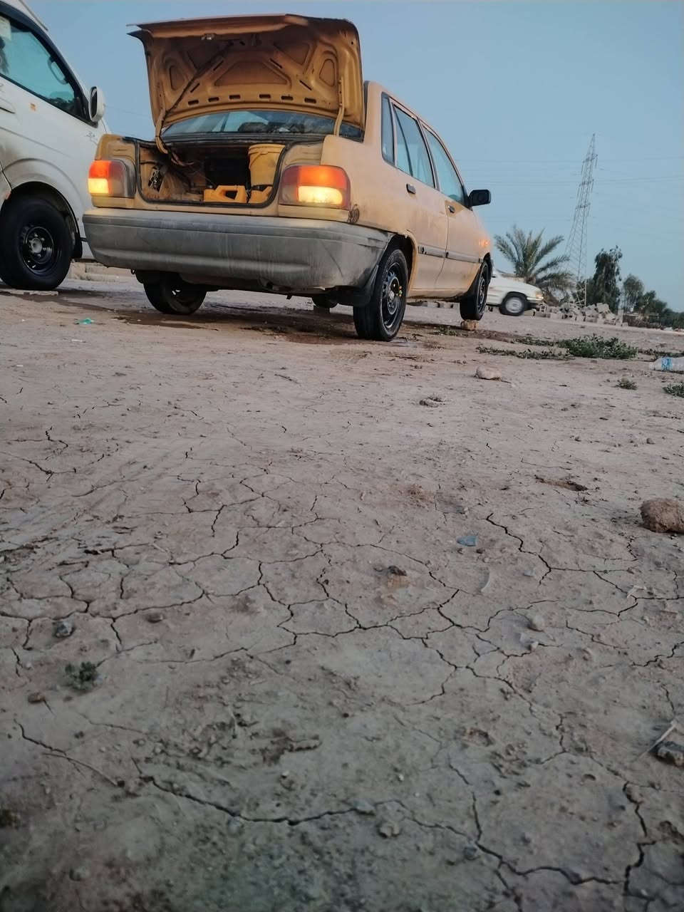 سلام عليكم سايبة موديل 10 كير جديد ومكينة جديدة صدر جديد تخم تاير جديد كهربائي كلهة شخالة رقم بغداد انكليزي تحويل ثاني يوم لاخياس ولا تعمير شيارة كلش نضيفة ل سعر 26 وبيهة مجال مكاني ديالئ بعقوبة للاستفسار على هاذة الرقم ***********
