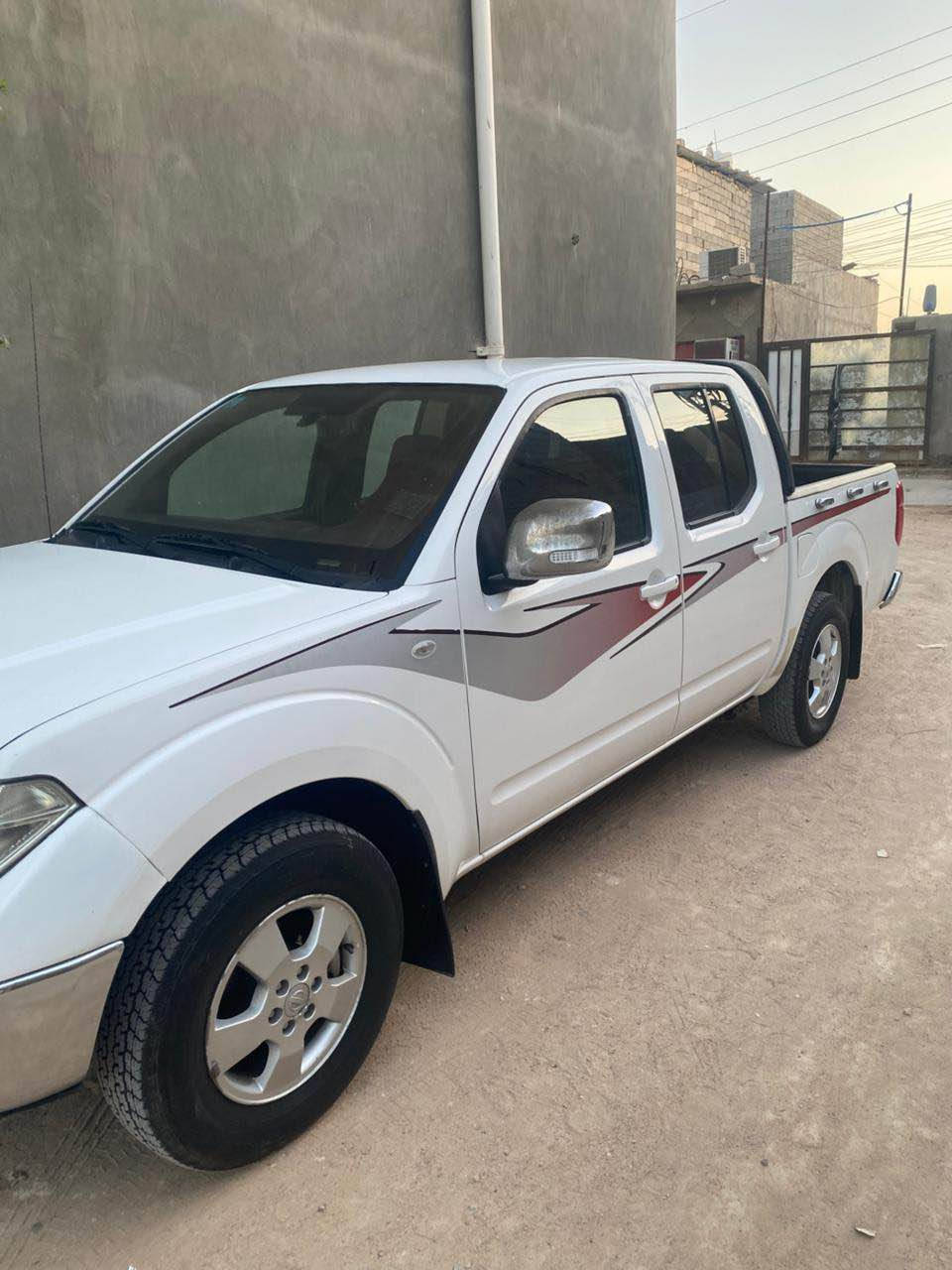 السلام عليكم نيسان نيفارا للبيع مكفوله من الضربه والصبغ ما عدا بارد بل بدي حداده جيده تخم تاير تبريد سياره رقم جديد وسنويه باسمي 2014 مصفره من الغرامات والهيئه مكينه مكفوله من الفتح العنوان ابي الخصيب محوله الزهير *********** السعر 140 بيها مجال البصرة, العراق
