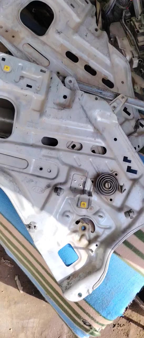 اللهم صلّ على محمد وآل محمد 
توصيل لجميع المحافظات 
واتساب ***********
ورشة الصادق لتصليح مكائن جام واقفال السيارات
