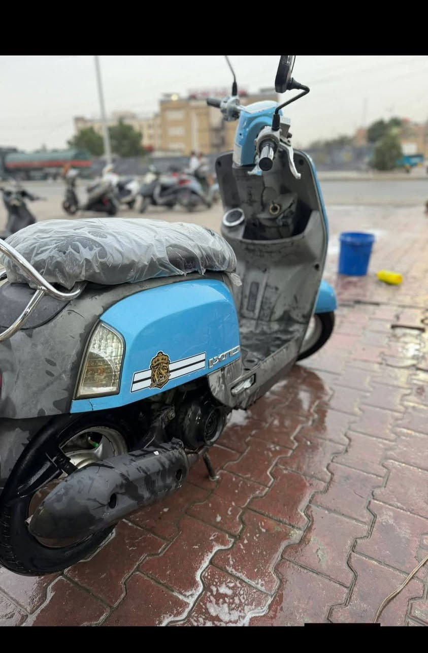 سلام عليكم دراجه للبيع بوليس دراجه خير من الله نكره سلف مكينه بلاديه حلوه مكان بغداد الشعب السعر خاص او تصل على الرقم  ***********
