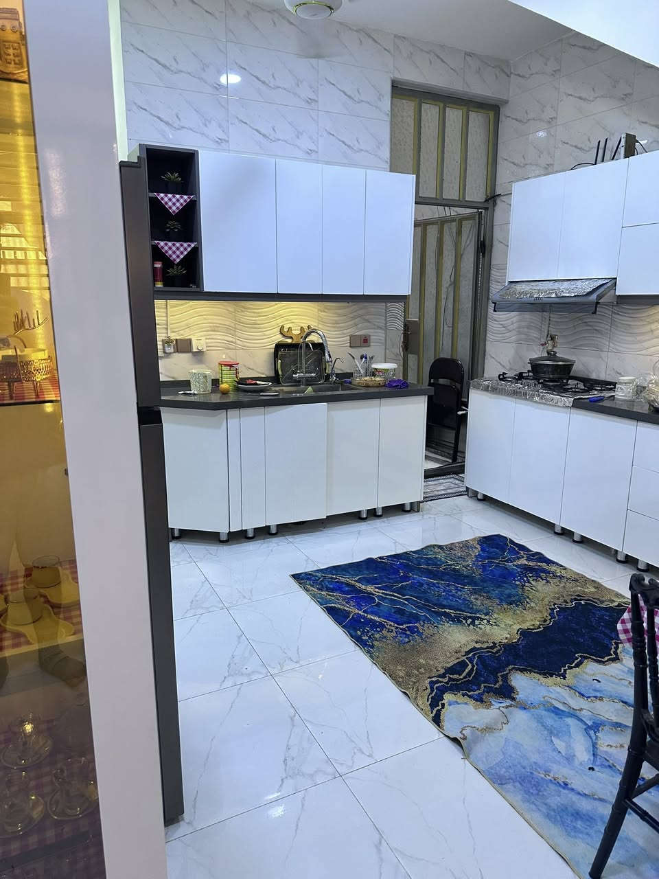 🏠مشتمل  80 متر  للبيع
الموقع الدوره بين الصحه وال60 موقع جداً ممتاز 

بناء حديث 2023 

🏣طابقين   

🌐واجهه 4نزال 18

🌐طابو زراعي اقرار محكمه 25 بأسمي 

🏨 الطابق الارضي يحتوي على صاله ومطبخ وغرفه نوم وصحيات وترك 

🌐والطابق الثاني غرفتين نوم وصحيات 

🏨سطحين وبيتونه 

🏨 عرض الشارع 10 متر  خدمات كامله مي  كهرباء تبليط مجاري 

ملاحظه / البيت يباع مع الاثاث والاثاث كله درجه اولى 

الاستفسار مراسله الصفحه او الاتصال على الرقم 
***********
