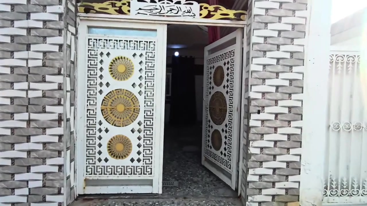يالله
بيت لبيع ٣٠٠متر بالبراكيه شارع المعمل مقابيل مستشفى البيطري
مساحه البناء ١٥٠ متر و١٥٠ حديقه
يحتوي على ٢غرف نوم واستقبال وصاله ومطبخ وحمامات
البناء ابلوك والاساس والسقف صب
الاستفسار الاتصال *********** او مراجعة المكتب الوسيط للعقار والمقاولات عنوان المكتب بشارع المعمل قرب مدرسة الازدهار لبنات
