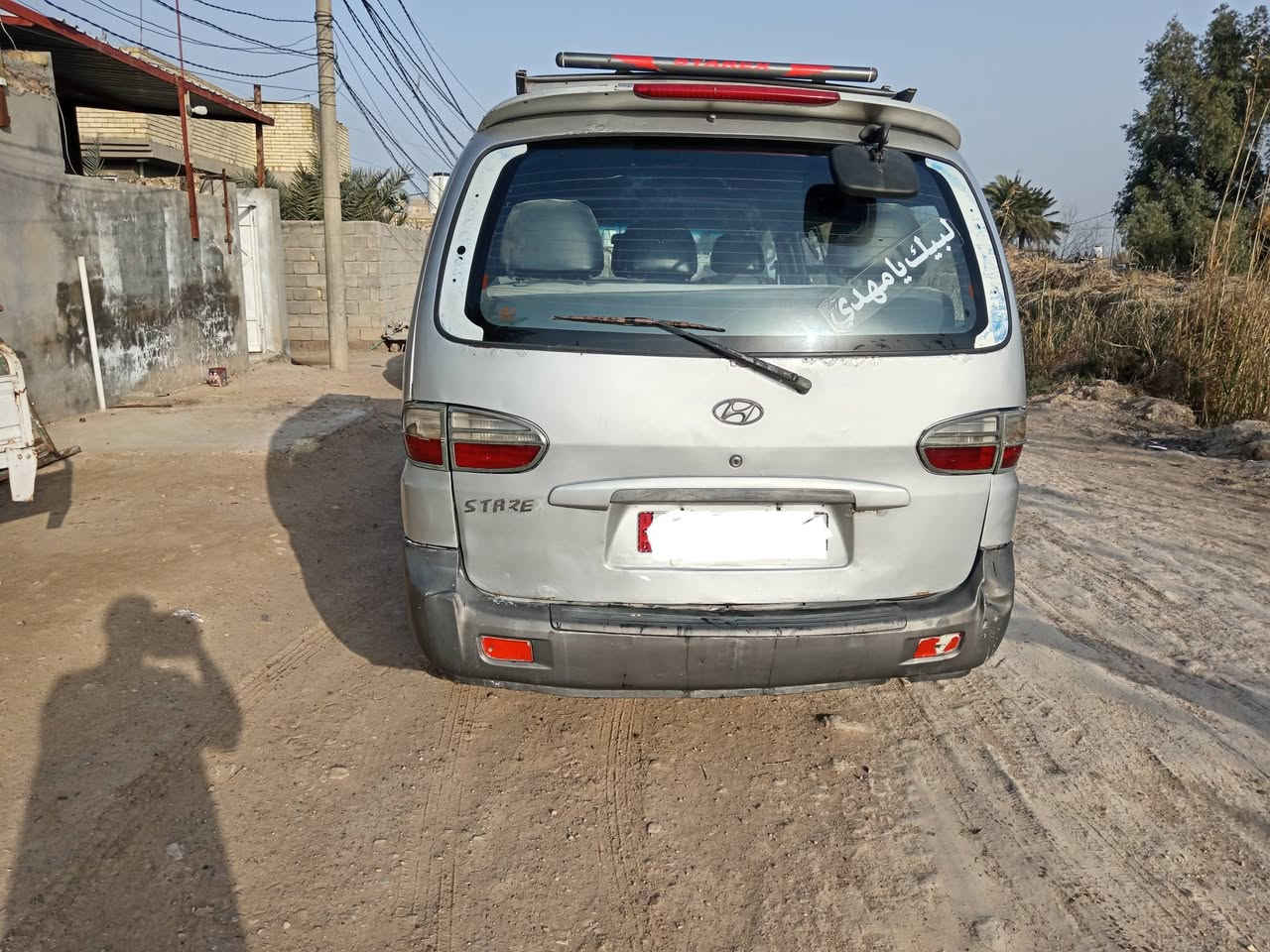 السلام عليكم ورحمة الله ستاركس ٢٠٠٧ بسمي رقم أنكليزي كير اوتوماتيك دوشمه جديده و أرضيه جديده و الكشر نضيف والمحرك مفتوح  بي تنقيص  بسيط جدا العنوان الكوت ألا حرار الحسينيه السعر ٧٣ 
 رقم الهاتف ***********
