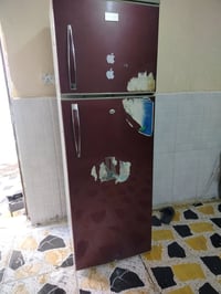 ثلاجة • أجهزة منزلية