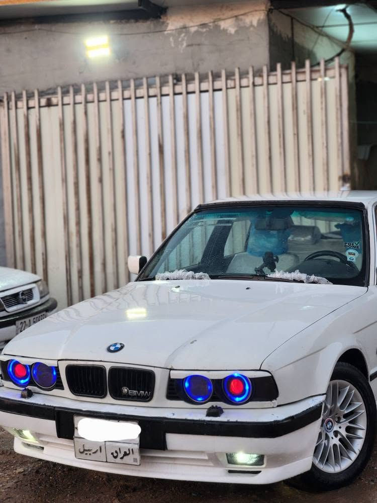بیئێم 90 هەمووی کراوەتە 95 تەبریت 520 بەشەرت چوار جام کارەبا کوشن هیتەر ئاوێنەکارەبا  گێچ m  هەیکەلی نموونەی جوانیە  سێ پارچەی هەیە بۆزانیاری زیاتر تەلەفۆنکە گەر مشتەریش نی سەرمان مێشێنە *********** یان نامە بنێرە أربيل, العراق
