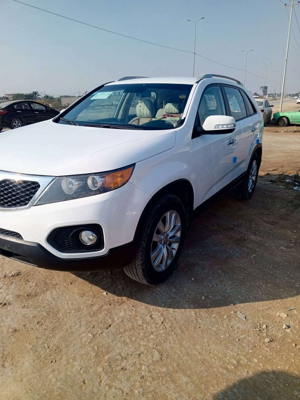 كيا سورنتوا  خليجي موديل 2013 مكفوله كفاله عامه من الضربه والصبغ والتبديل 
فول مواصفات بصمة تشغيل وبصمه ابواب 
تحكم استيرين مثبت سرعه 
تبريد ثلاث قطع  السعر 165
للاستفسار الاتصال ع الرقم ***********
