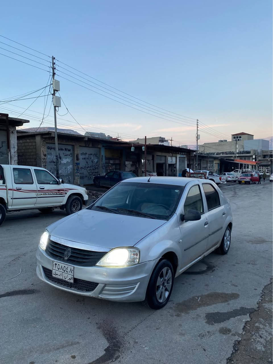 ڕینۆ لۆگان٢٠١٠ 
گیرو مەكینە بەشەرت 
٤ تایلۆك 
١٤ وەرەقە غرامە لێی دێتە خوارێ 
سحری٤٨ مجال 
***********واتساپ ڤایبەر أربيل, العراق
