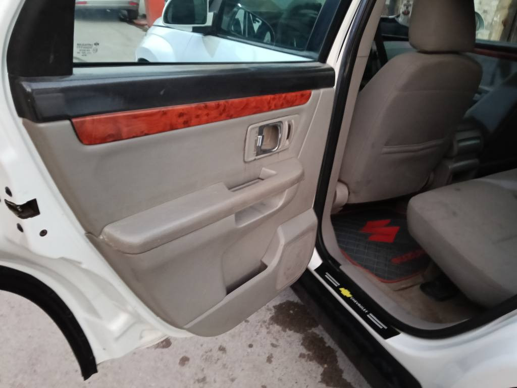 سلام عليكم اخواني سياره سازوكي XI7موديل 2008
مكفول من الضربه والصبغ فقط بارد بلهلال الجاملغ الخلفي محرك 6سلندر اقتصادي 
تبريد شغال شاشه ايباد كامره خلفيه 
داخلها نظيف جداً كهربائياتها. كلها شغاله
السياره نظيفه وجاهزه. شغل وطلع أي محافظة 
السعر 85ورقه بي مجال للشراي
مكاني بغداد الكماليه قرب مركز شرطة الخنساء 
هاتف***********
*********** بغداد, العراق
