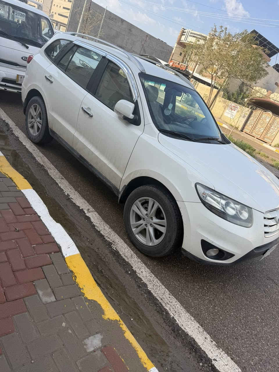 سلام عليكم سنتافي 2012 خليجي رقم بغداد تحويل مباشر مكفوله من الضربه بيهه شبر بالچاملغ الأمامي فقط  مكينه 6سلندر سبعه راكب  محرك كير مكفولات حداديه تخم تاير مواصفات تحكم  ستيرن شاشه كامره  شاير مري مثبت سرعه داخل بيجي ويل كب كروم تبريد 3قطع سبعه راكب وبيه بعد مواصفات مشروع وطني سياره جديده وجاهزه من كلشي مابيها اي نقص السعر 163 للاستفسار/ *********** 
مكاني / بعقوبة
