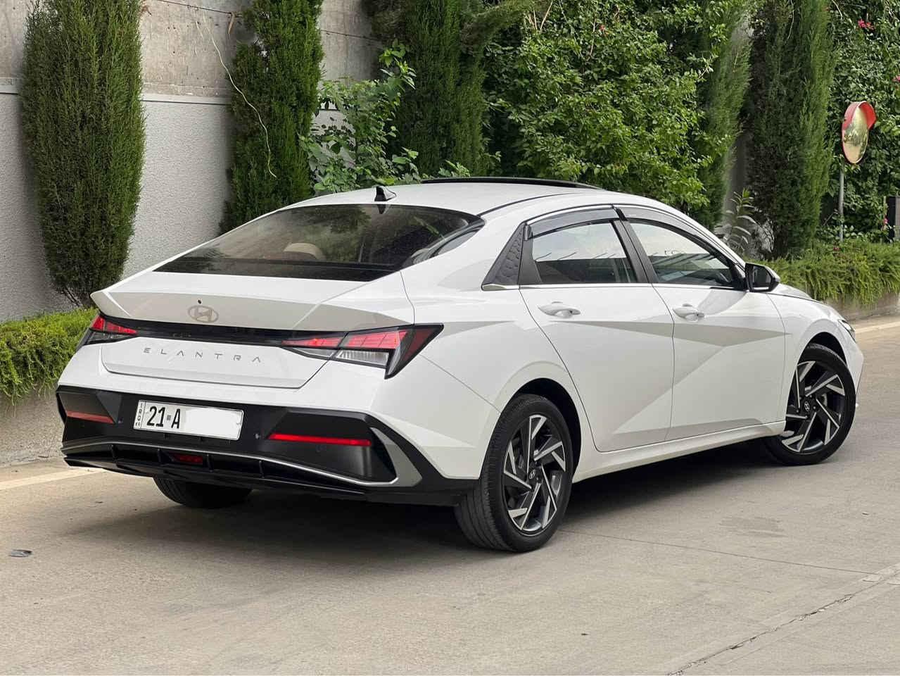 Hyundai Elentra 2024
30.000 KM  ***********
‎هۆندا ئەلەنترا 
‎مۆدێل ٢٠٢٤
‎مواصفات فول فول تەجمیع صینی 
‎مەکینە ١.٦
‎بەصمە سڵایت کوشن جلد
‎شاشە گەورە و کامێرا گێچ ئەلکترۆنی 
‎پێش و دوا حاسە تەبرید مەرکەزی
‎لایت لید و زینۆن تەحدید سرعە و سوکان ڤۆلیۆم
‎نضامی comfort eco sport smart
‎زۆر مواصفاتی تر
‎سەیارەکە زۆر جوان و تازەیە دوو بەصمەی خۆی لەگەڵە کوشن و گاعی قاڵبی بۆ دانراوە
‎ دەعامی بۆ دەعامی بەشەرت بۆیاخی نیە 
‎سەنەوی و ژینگەی تازەیە تا ٢٠٣٠
‎ناونیشان سلێمانی 
*********** السليمانية, العراق
