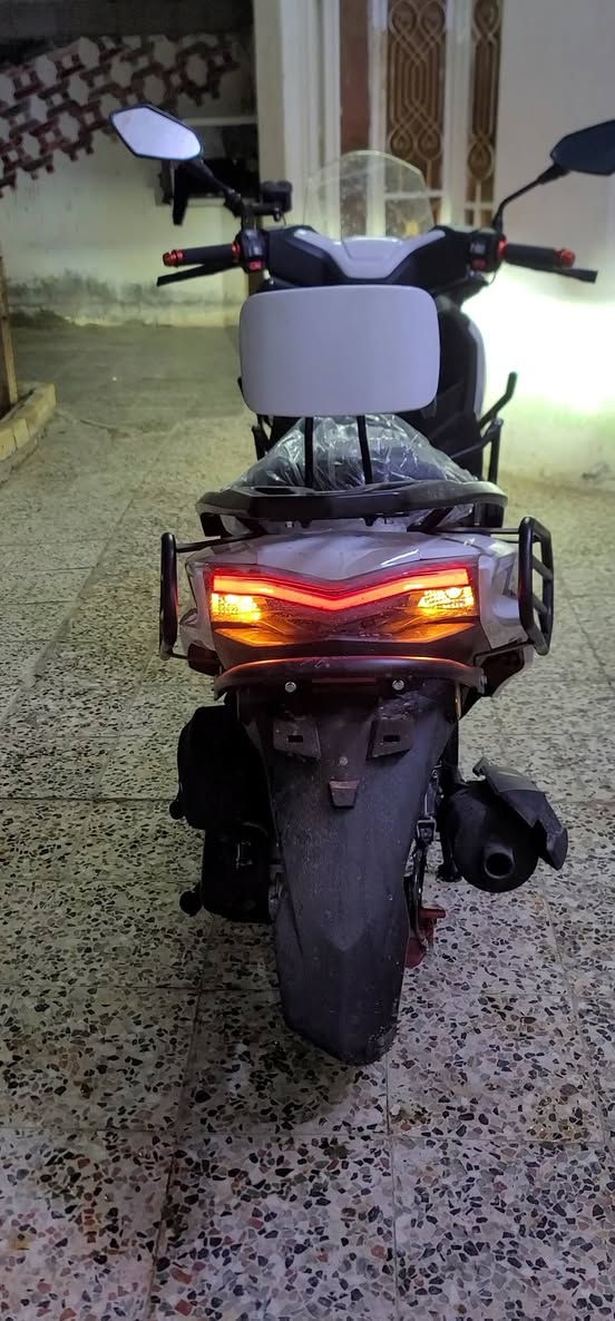 دراجة TRK زيرو استخدام ايام فقط ضمان السوامرة 
الموصفات 
1درع بلكامل ضد الصدمات
2 شاشه كبيرة ضد الماء
3 تشغيل عن بعد 
4 زوج دبلات بلخلف 
5 لايتات زنون
6 بيهه نضام انذار سرقة
سعرهه بلمحلات 
مليون و ٨٠٠ 
اني رايدهه مليون و٣٠٠
شراي يتصل او يراسل

***********
