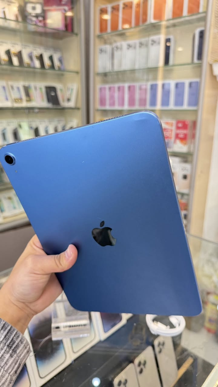 ايباد 11(A16)ذاكرة 128 مستخدم نضيف 🩵
الجهاز مامفتوح ولا مبدل بي شي ملحقات الاصليه كامله حتى الكيبل بعده مامفتوح شرط تاخذه تفحصه وين ميعجبك مع وصل ضمان من المركز لمدة 5 ايام السعر 400 الف قفل🔥
وبي ملاحضه بسيطه بالشاصي مثل ماموضح بالصور 
بغداد / البياع شارع 20 اسم المحل مركز حسان للموبايل ***********
