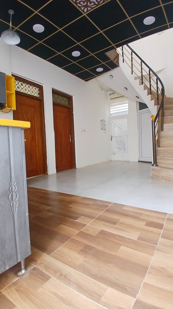 على بركه الله بيت للبيع دوانم المعمل مساحه ١١٨ متر طابقين يتكون ٢غرف نوم البيت مربع شارع تبليط قرب جامع عباد الله للاستفسار اكثر اتصل على *********** او مراجعة مكتب زمزم
