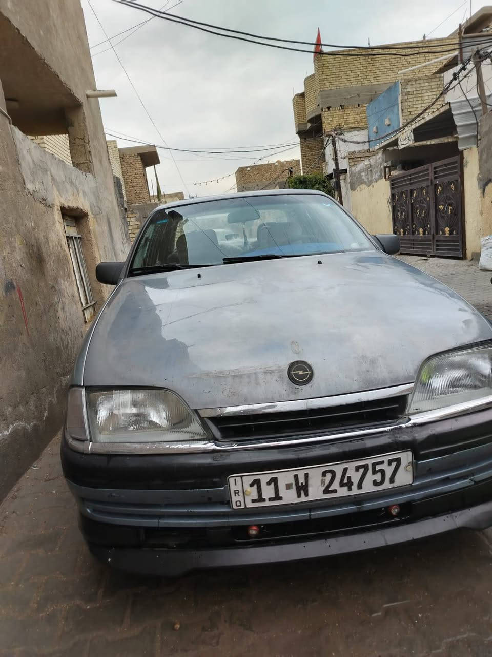 السلام عليكم اوميكا ٩١ محرك ٢٠٠٠ كير عادي سياره ابلاد لا صبغ ولا معجون بسمي رقم انكليزي بغداد نظيفه السياره اي خياس ماكو اي عطل ماكو تخم تاير السياره حلوه السعر ٣٧ ورقه الهاتف ***********
