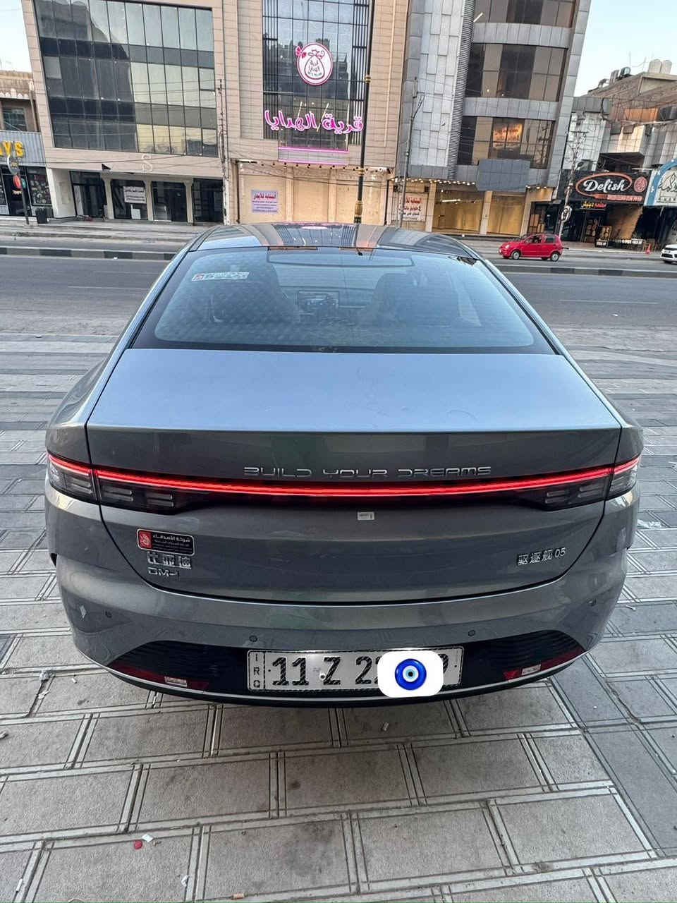 السلام عليكم  BYD Destroyer 05 للبيع  (بحالة الزيرو) 
ماشبه  (  1  ) الاف فقط 
​السيارة جديد جداً وبحالة الوكالة.
• ​الموديل: 2025 لون مميز 
• ​الرقم: بغداد (دولي) 
• ⁠باسمي، والتحويل ثاني يوم.
• ​الحالة: مكفولة كفالة عامة 
• ⁠من كل شيء، فقط زلغ بسيط بالدعامية من جوه (غير واضح).
• ​الإضافات: السيارة كاملة مكمله (، أرضيات حوضية وتطبيقات جاهزة) 
• ⁠وما تحتاج أي صرف. 
• ⁠الموقع بغداد الكرخ 
 ***********  تحياتي
