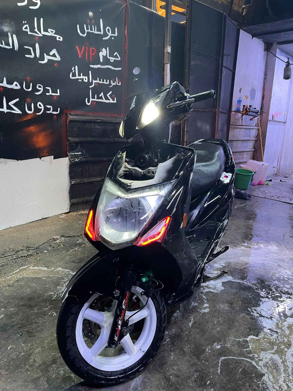 سكنس لد مزوعةة تزويد⚠️.
مبدئيا الدراجة غالية والسبب غراضها ف الي ميعرف بيهن رجاءا ليدخل عليها يعبر المنوشر اكون الكم ممنون♥️.
لدات زرع❤️،
اشاير لد امامي خلفي♥️.
كلجات مختلفات دوشي وامامي رياضي ماركهtfl مروحه بلاد❤️.
صالنصة رياضي بوشتين اصلي❤️.
كهربائيات من الطول للطول شغالة عداد ورون وطوافة وغيرها كله شغال♥️.
كور بصمة💙.
بوشة مشيفة مال حاَوية ٥٩
ذراع رياضي طويل❤️.
دشلي رياضي💙.
سلف رياضي❤️.
نوزل 8 زروف اصلي♥️.
جويتر حجم ٣٢ ⚠️.
كوع جويتر ماركة الارنب ويه الجوين حجم ٣٤⚠️.
الدراجة كدام عينكم والكلب الامامي موجود🖤.
وبعد بيها هواي سوالف نواعم💞.
الدراجة ادامة دورية كل اسبوع، دهن فلتر شوتة بلك اصلي ngk كل اسبوع ويومين💙.
الدراجة ماحجيلكم شنو الشلعة وشنو معدلها مخيفة. يكفي تفاصيلها وسعرها جدا قليل بل نسبة للغراض الي بيها💞.
م / الدراجة بس يكعدن كفراتها عدل يتطبكن ترجع وكاله لكن ماعندي وقت الها ونصبتها كدامكم واني خادم💙. 
التواصل خاص او واتساب
***********
