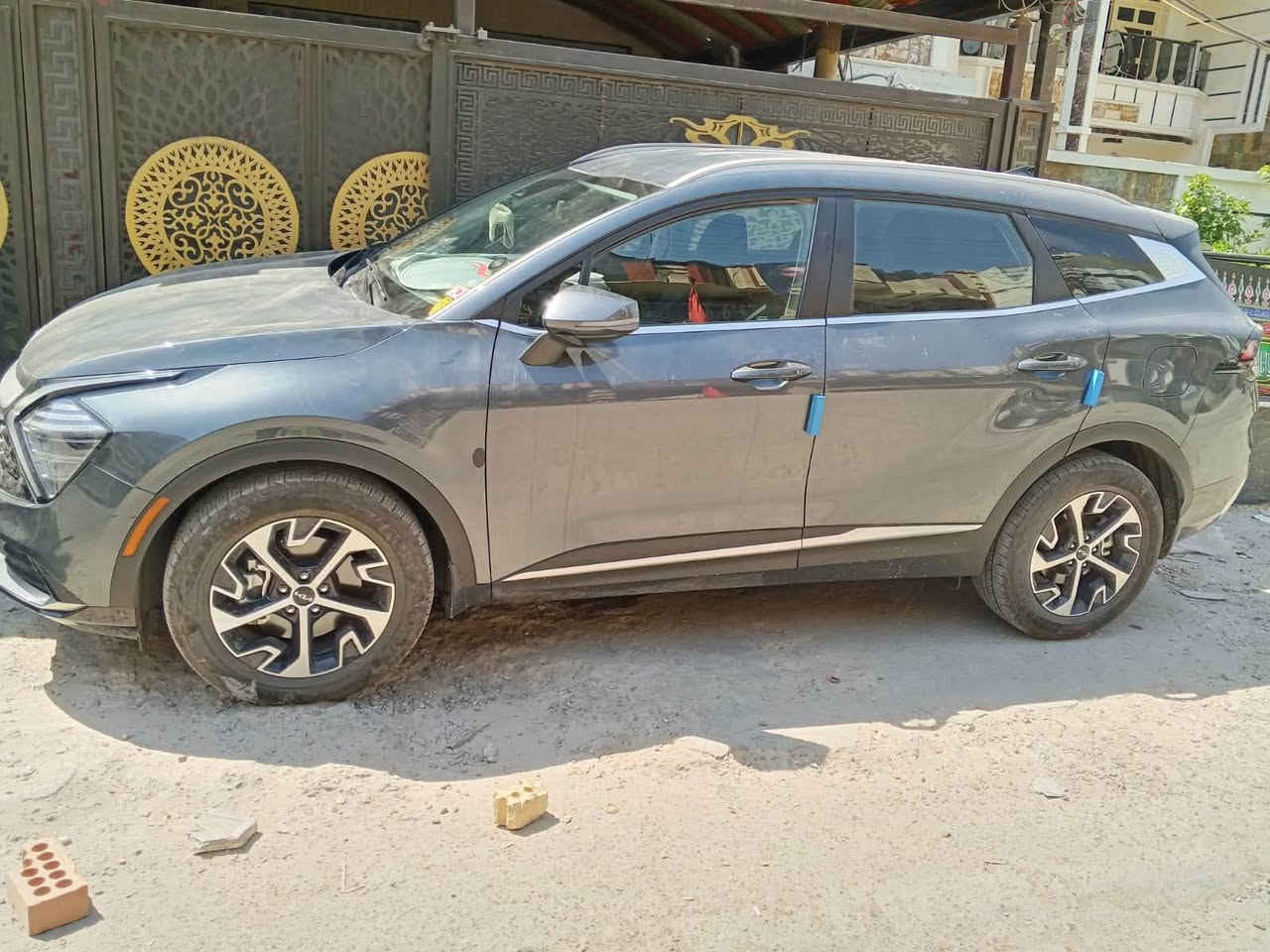 السلام عليكم جميعاً
للبيع كيا سبورتج هايبرد وارد امريكي موديل 2024 رقمها بغداد وبأسمي ضررها الجاملغ جهةٍ السايق ومعدل عالبارد ماشية 20 الف فول مواصفات ماعدا البانوراما والمري السبير مانازل 
العنوان بغداد حي أور ولمزيد من المعلومات الاتصال بالرقم ***********
