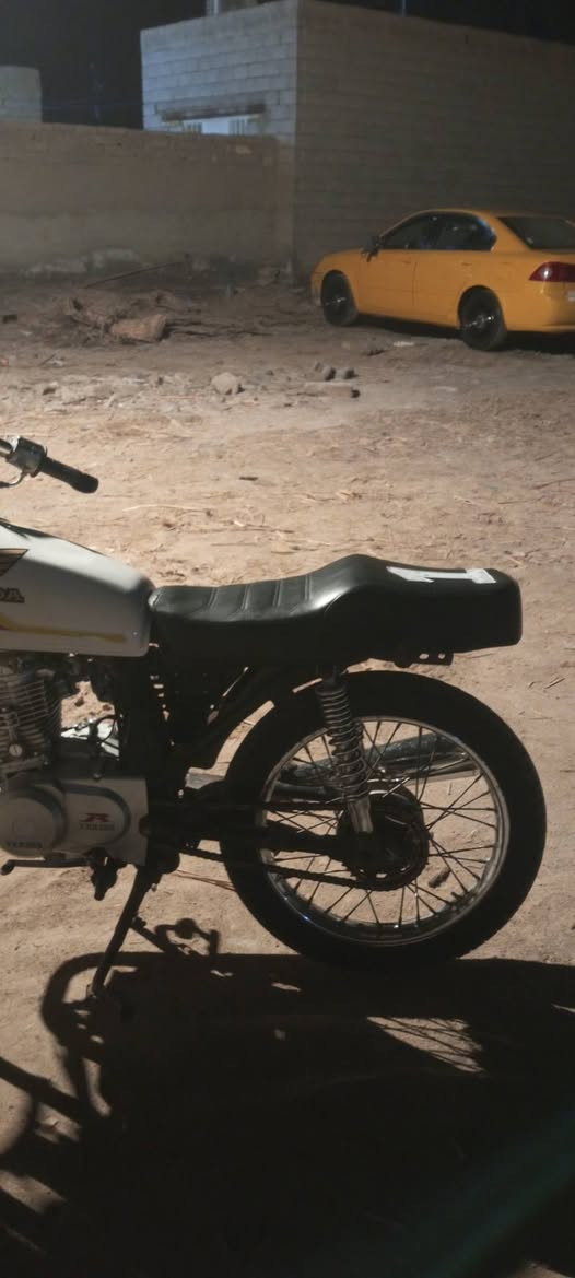 سلام عليكم دراجه البيع شراي هذه رقمي ***********
