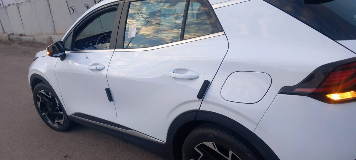 سلام عليكم سبورتج ٢٠٠٠٢٢ رقم اربيل بسمي  سياره بيه صبغ صفحت السايق السعر ١٨٥ وبيه مجال مكان السياره الفلوجه صقلاويه  ***********  ا.   ***********
