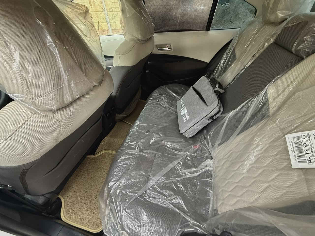 السلام عليكم
كورلا 2024 خليجي شركة جيهان 
رقم اربيل
السيارة فول مواصفات 
بعدها بالضمان ماشية 37 الف كيلو 
السيارة مكفولة بيها شخط باب السايق ورصعتين 
كل شي بالسيارة جديد حتى التايرات 
للاتصال : ***********
السعر : 185 وبيها مجال
مكان السيارة : تكريت
