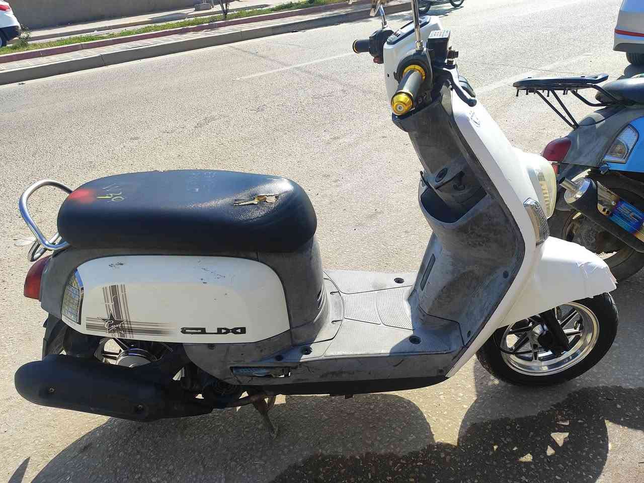 دراجه للبيع صارله شهرين من طالعه رمبه ***********
