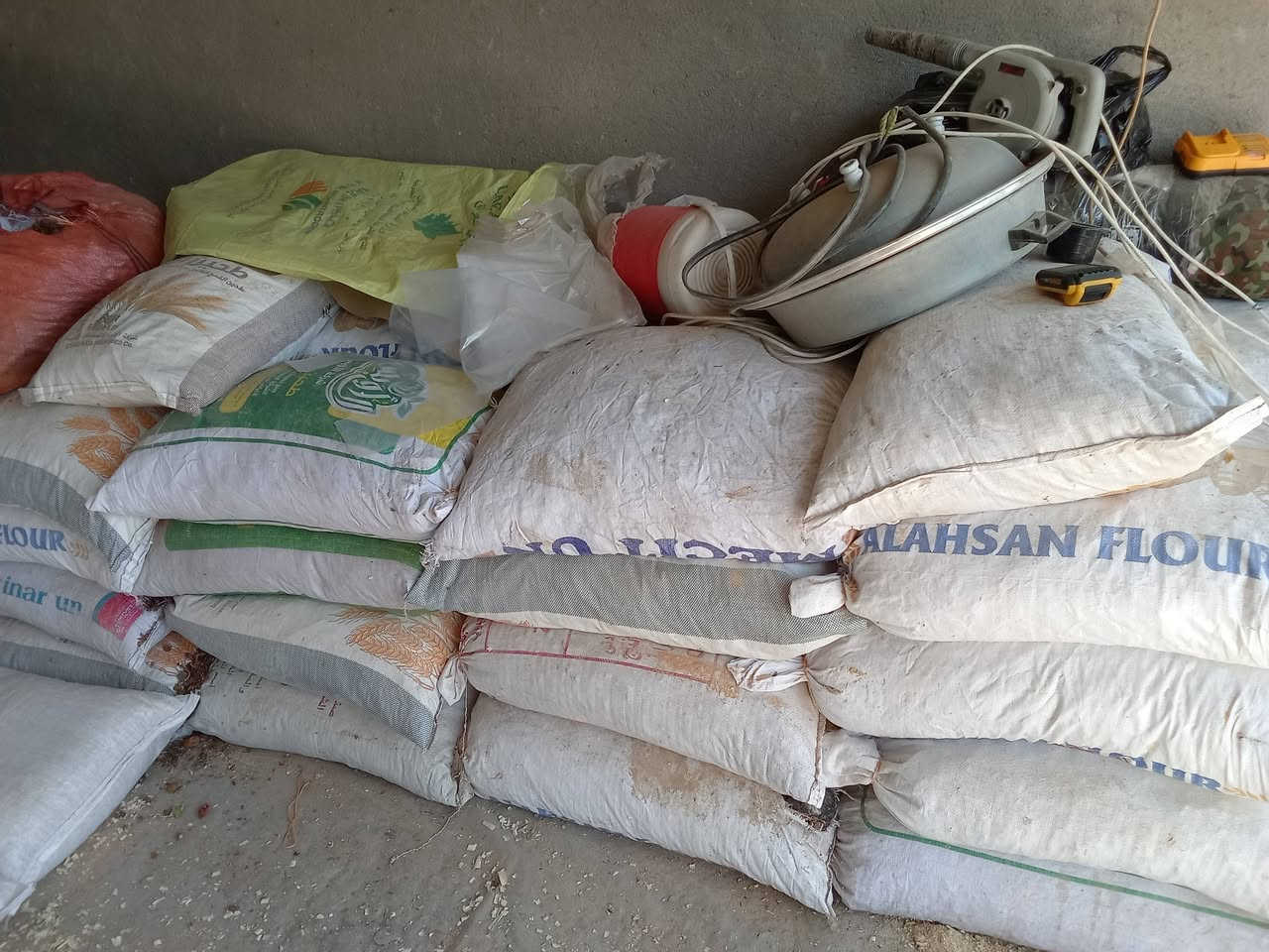 يوجد علف السعر 300للطن مكاني بغداد الراشديه ***********
