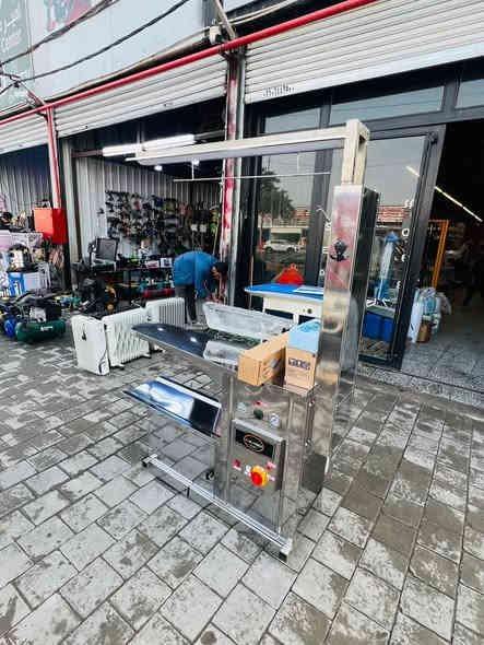 لاول مرة في العراق
نورفا ستانلس ستيل 

3 مخارج ( اوتي +مسدس بخار + فرشاة بخار ) 

جنح سحب ودفع بخار

البويلر ستانلس ستيل  

سنولويتات البخار خارجي وليس داخلي 

***********
