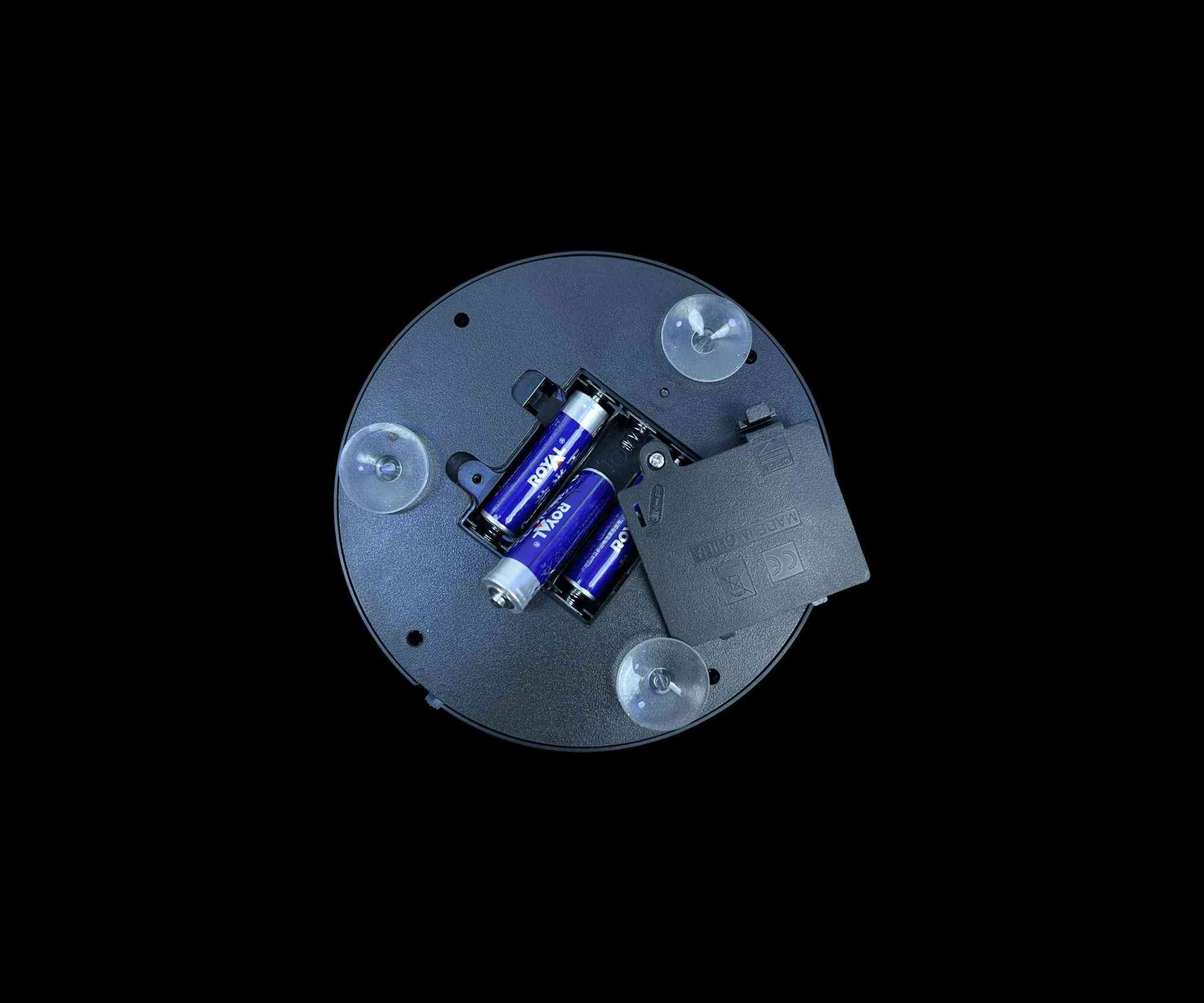 عروض على 15 الف شامل التوصيل للطلب واتساب  *********** 
عنوان ورقم ارقب نقطه داله

لعبة الروليت الكهربائية – تحدي الصعقة

الاستخدامات:

لعبة جماعية مثيرة للتسلية والتحدي بين الأصدقاء.

مثالية للحفلات، التجمعات العائلية أو التحديات الممتعة.

تضيف جو من الإثارة والضحك بفضل عنصر المفاجأة في الصعقة الكهربائية الخفيفة.

المميزات:

وضعان للعب:

1. Lucky Mode – اختيار عشوائي للاعب الذي سيتلقى الصعقة.
2. Roulette Mode – أضواء تدور وتحدد اللاعب غير المحظوظ.

تستوعب من 2 إلى 6 لاعبين.

آمنة للاستعمال (صعقة كهربائية خفيفة غير مؤذية).

تصميم بقاعدة مع أكواب شفط للتثبيت على الطاولة أثناء اللعب.

سهلة التشغيل بزر واحد فقط (Start).

محتويات الصندوق:

جهاز لعبة الروليت الكهربائية.

غطاء بطارية.

دليل الاستخدام.

الملاحظات:

تعمل بـ 3 بطاريات AA (غير مشمولة).

غير مناسبة للأطفال دون 14 سنة.

يُمنع استخدامها من قبل مرضى القلب، أو من لديهم جهاز تنظيم ضربات القلب، أو مشاكل صحية عصبية.
