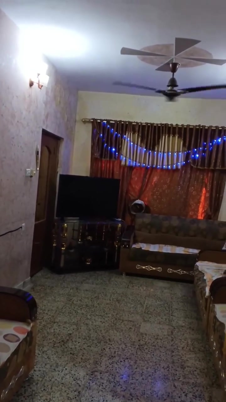 السلام عليكم/بسبب الوعود الكاذبة اعدنا النشر.
بيت ومشتمل للبيع
الصنف/وقف
العنوان/گميرة..قرب جزيرة بغداد السياحية
البيت/مساحة البناء 218 متر مربع. طابقين الارضي: 3 غرف نوم. 3 حمامات وصحيات / صالة /استقبال /مطبخ/ طرمة/ كراج.
الطابق الثاني/ : 2 غرف نوم احداهما سويت.
المشتمل/ مساحة البناء 59 متر مربع:
غرفة نوم / استقبال/  مطبخ/ صحيات/ سقفه ساندويج
خلف الدار / مساحتها اكثر من 100
 متر
امام الدار/حديقة مساحتها :اكثر من 400 متر
منطقة مفتوحة متوفرة جميع الخدمات من / ماء . كهرباء  .مجاري
تبليط والارصفة 
اي استفسار اخر تتواصل على الرقم
*********** (ام محمد)
